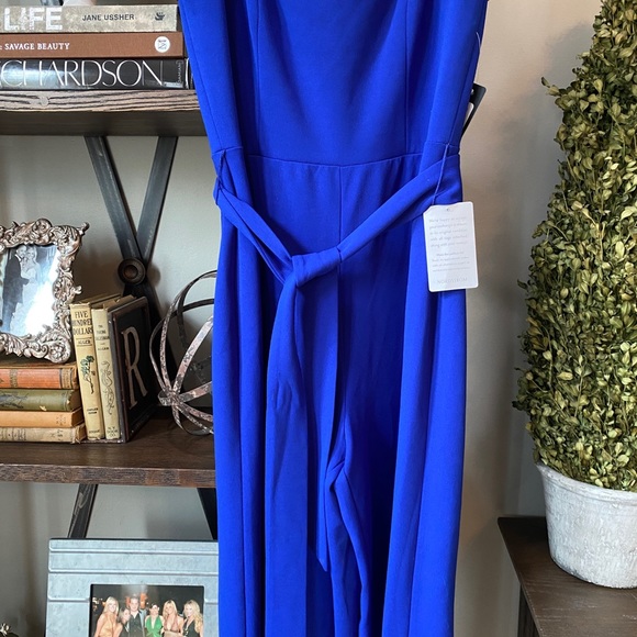 NEW bebe Ruffle Strap Cropped Jumpsuit Blue M - Picture 4 of 6